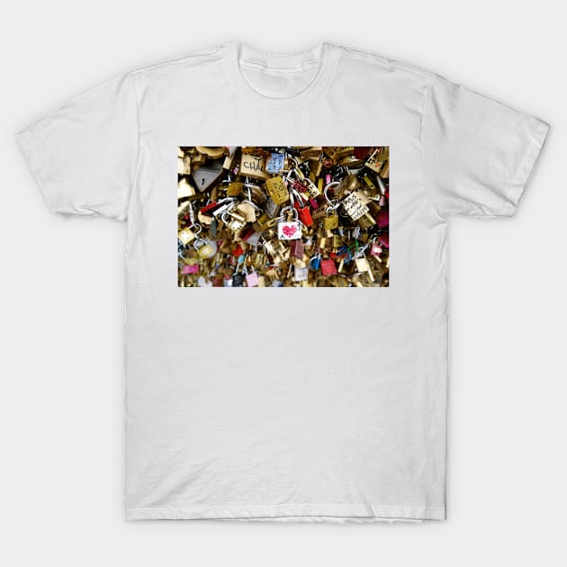 Love Locks in Paris T-Shirt by Ludwig Wagner